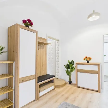 Ebenerdige Апартаменты Maissau