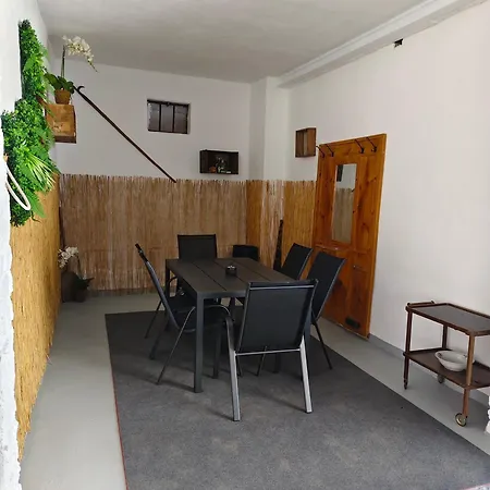 Ebenerdige Апартаменты Maissau